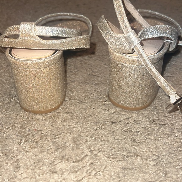 JEWEL BADGLEY MISCHKA Gold Glitter Mesh Rhinestone Low Block Heeled Sandals - Picture 5 of 6